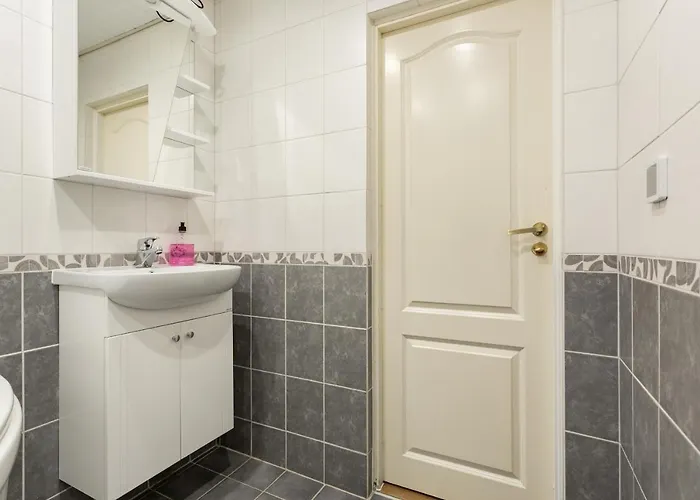 3 Apartmend 90m2 Parking For One Car Fifth Floor And The Building Does Not Have An Elevator Apartament